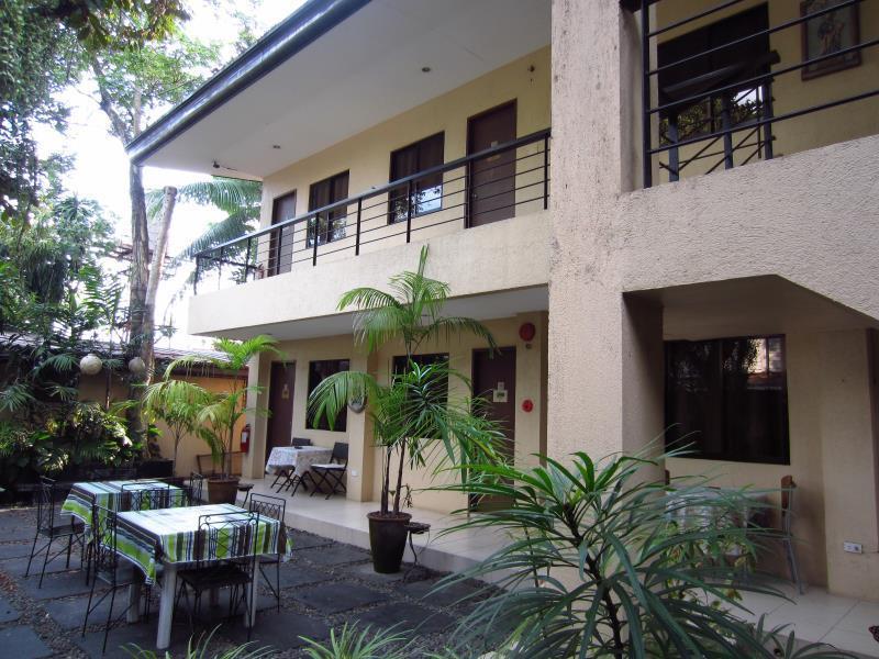 11Th Street Bed And Breakfast Bacolod Eksteriør bilde