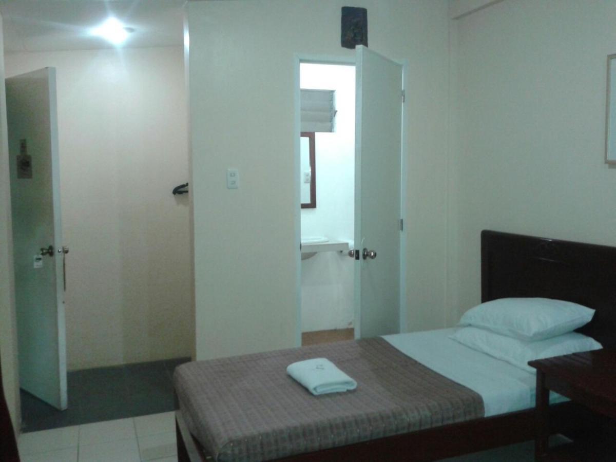11Th Street Bed And Breakfast Bacolod Eksteriør bilde