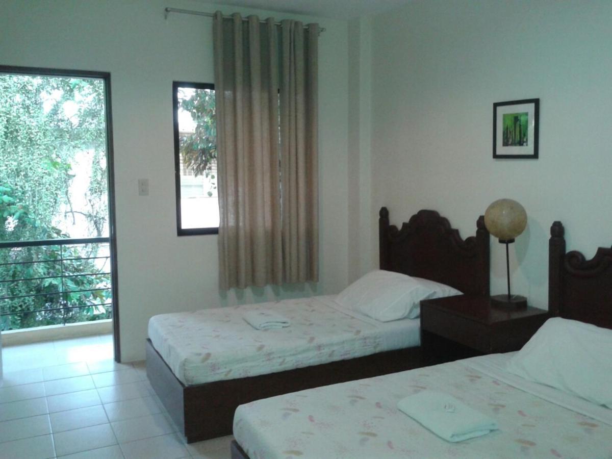 11Th Street Bed And Breakfast Bacolod Rom bilde