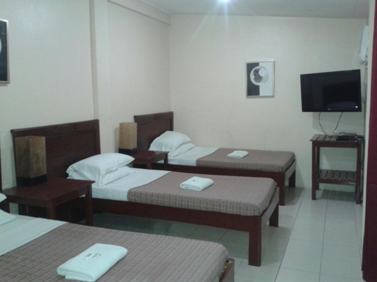 11Th Street Bed And Breakfast Bacolod Rom bilde
