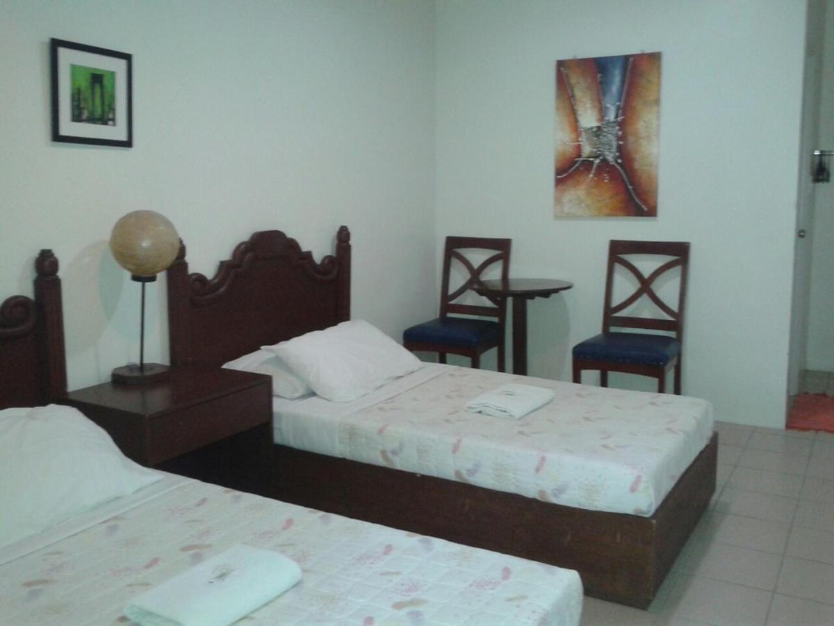 11Th Street Bed And Breakfast Bacolod Rom bilde